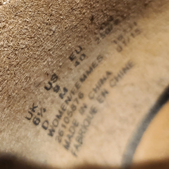 Clarks Artsian Black Leather Peeptoe Booties Lazer Cut 3.25 Stacked Heel Sz 9 - Picture 8 of 8